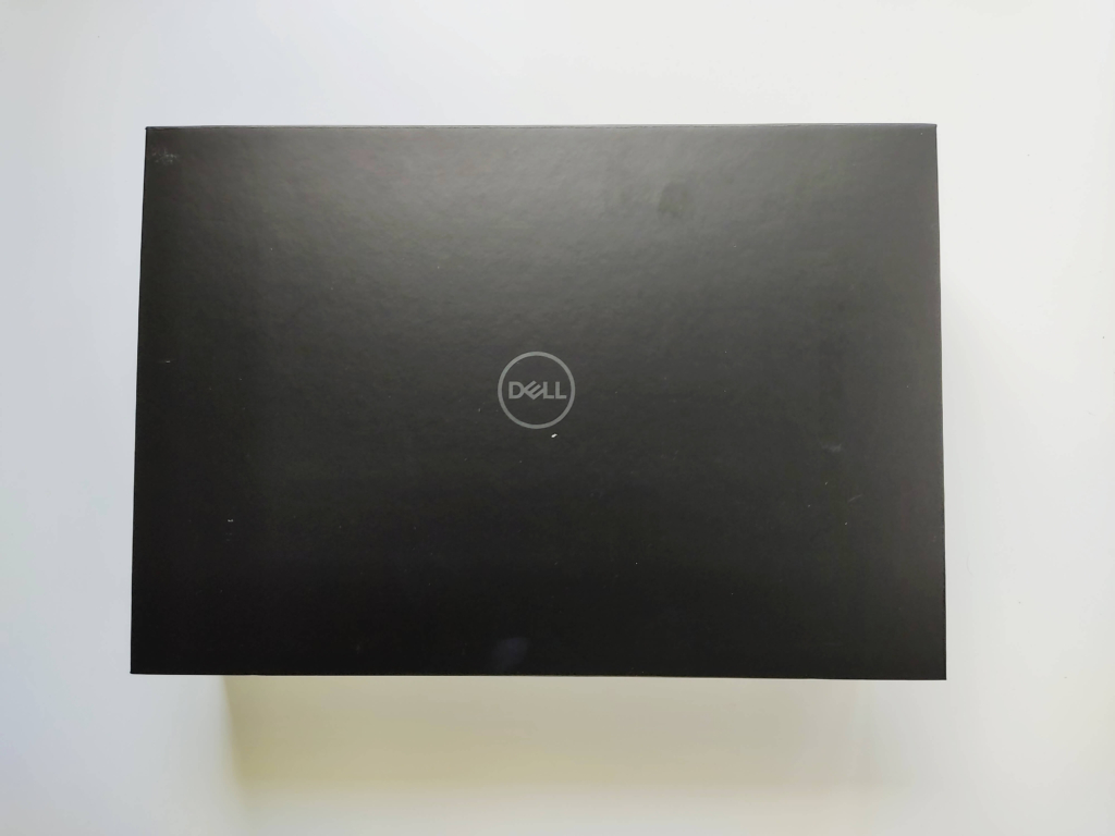 DELL　XPS15　黒い箱